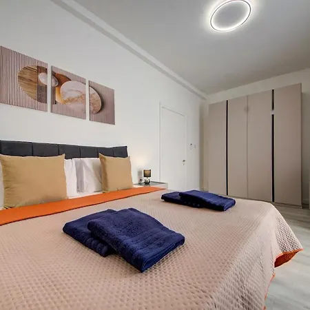 Luxurious Steps From Spinola Bay * Saint Julian's