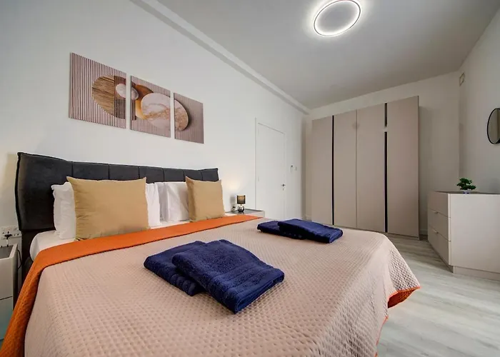 Luxurious Steps From Spinola Bay * Saint Julian's