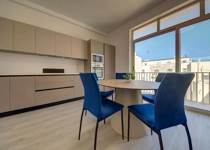 Luxurious Steps From Spinola Bay アパート *