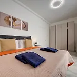 Luxurious Steps From Spinola Bay * Saint Julian's