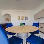 Luxurious Steps From Spinola Bay 아파트 *