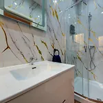아파트 Luxurious Steps From Spinola Bay Saint Julian's