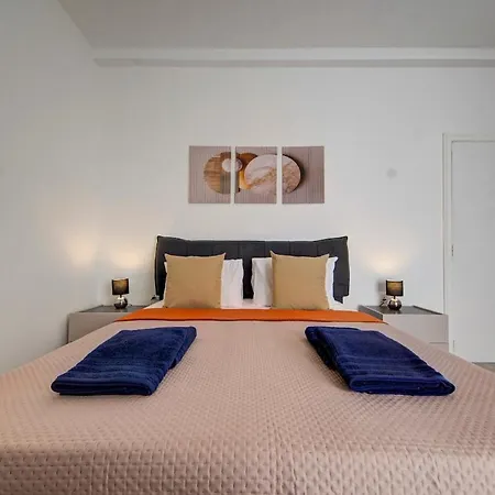 Luxurious Steps From Spinola Bay * San Ġiljan