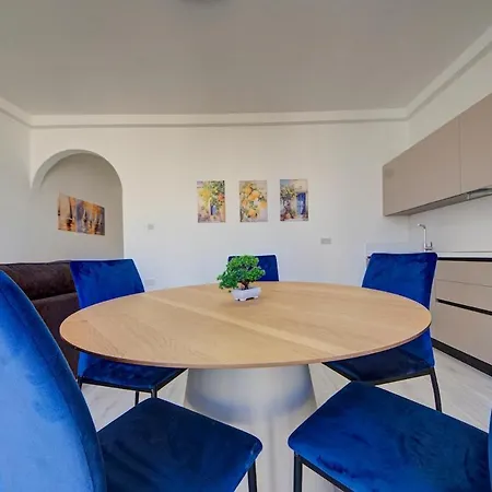 Luxurious Steps From Spinola Bay Appartement *