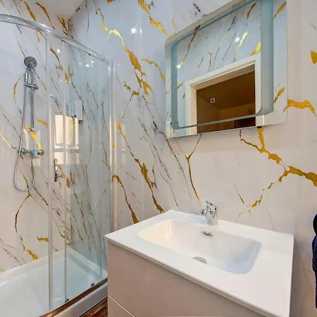 Appartement Luxurious Steps From Spinola Bay *