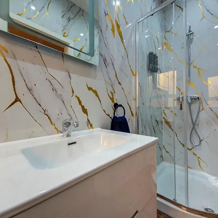아파트 Luxurious Steps From Spinola Bay Saint Julian's