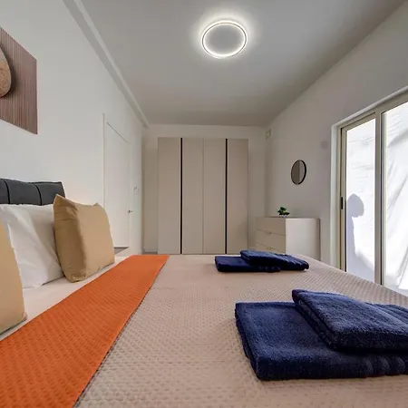 Luxurious Steps From Spinola Bay * San Ġiljan