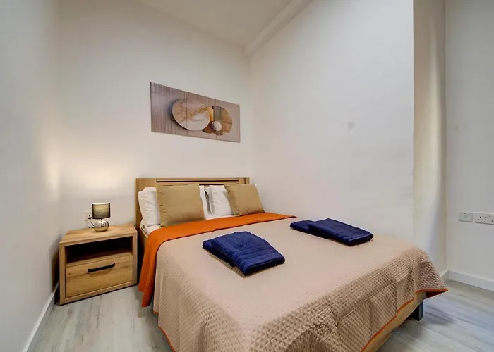 Luxurious Steps From Spinola Bay * Saint Julian's
