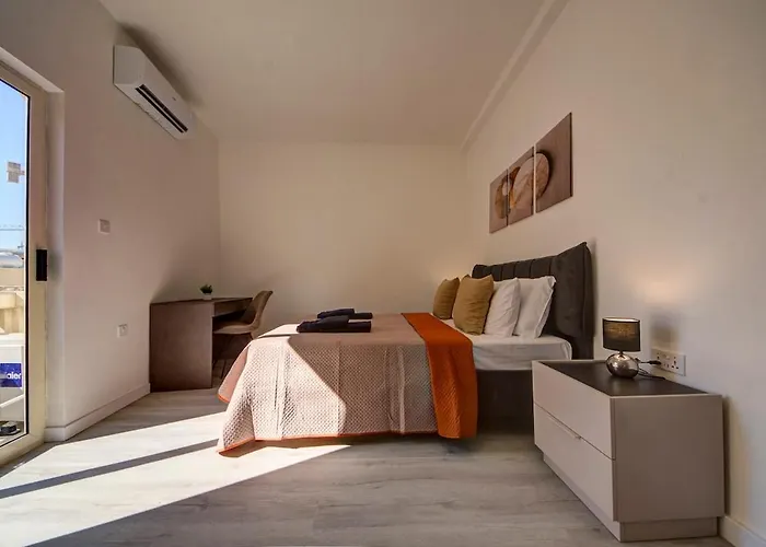 Διαμέρισμα Luxurious Steps From Spinola Bay Saint Julian's